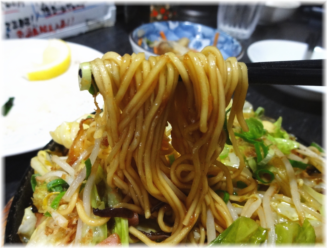博多ラーメンよねちゃん2 焼きラーメンの麺