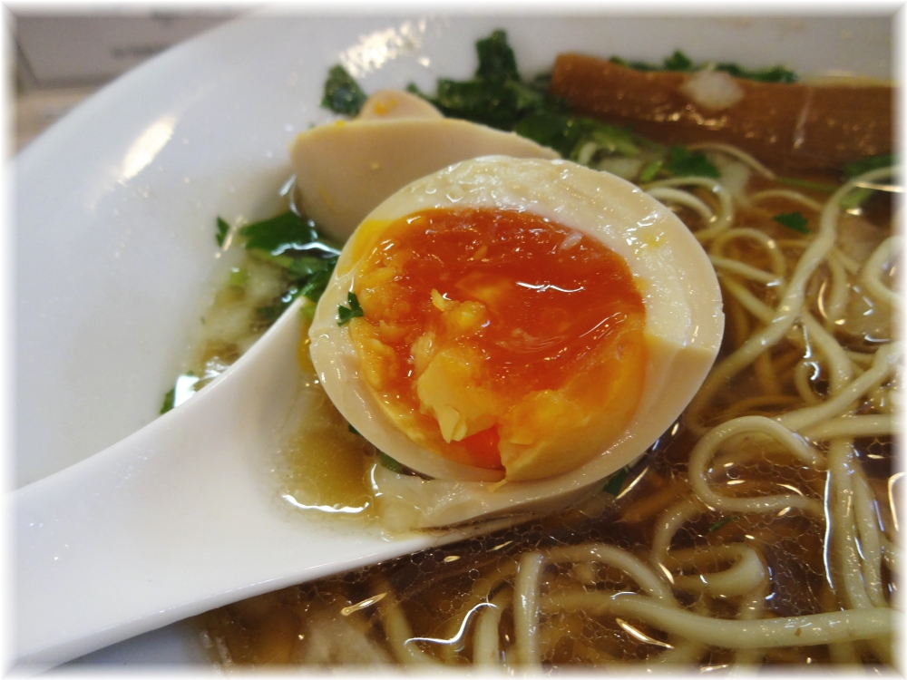 蔦の葉 味玉醤油そばの味玉