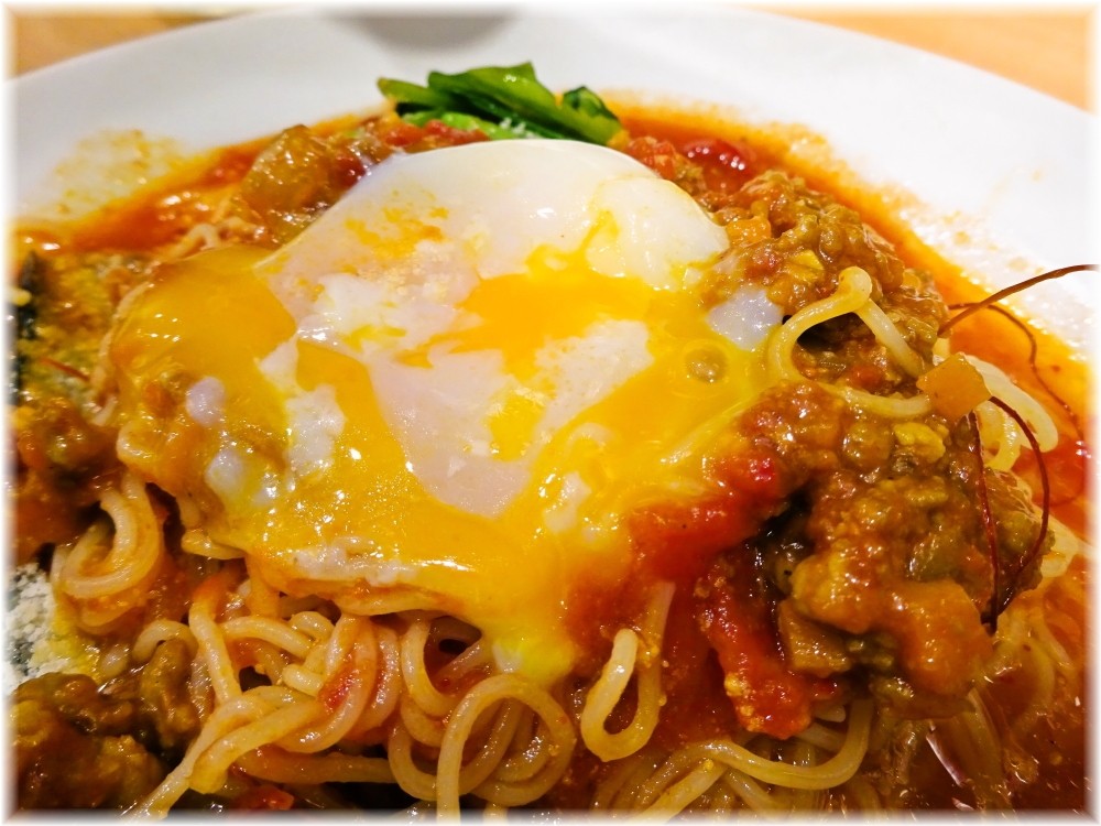 太陽のトマト麺三田店2 茄子と挽肉のアラビアータ冷麺の具3