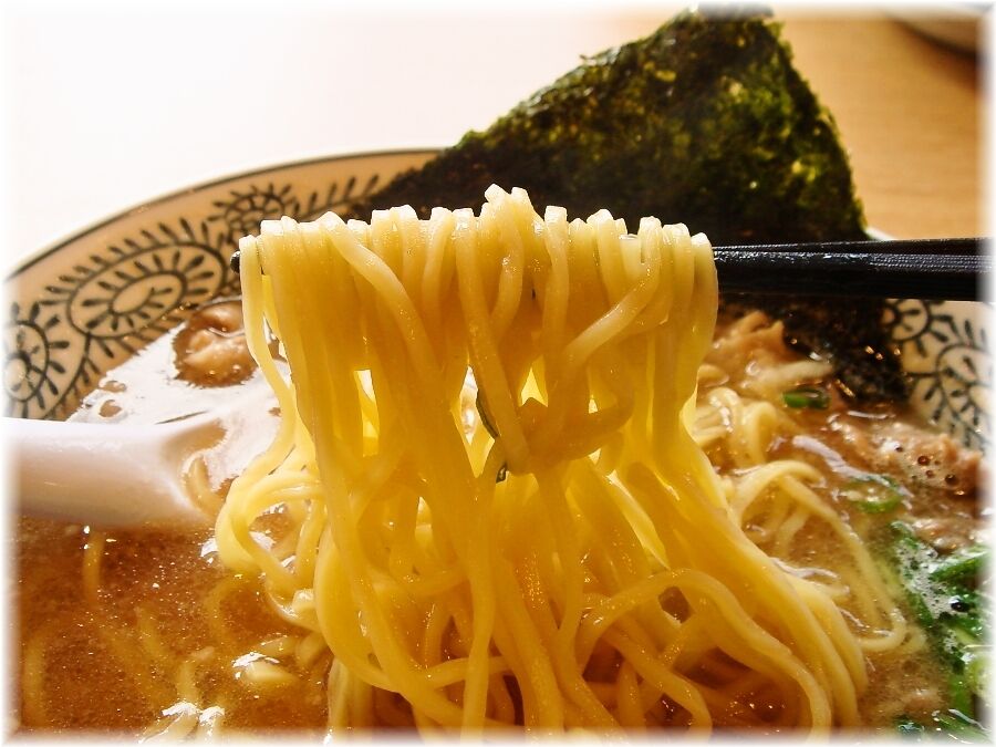 丸源ラーメン 肉そばの麺