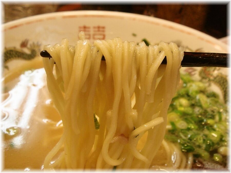 やっじゃがな ラーメンの麺