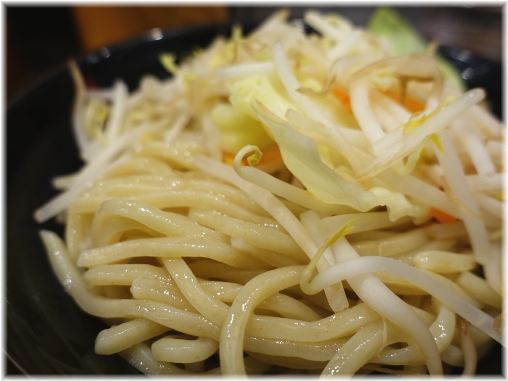 三田製麺所7 濃厚魚介味噌つけ麺の麺
