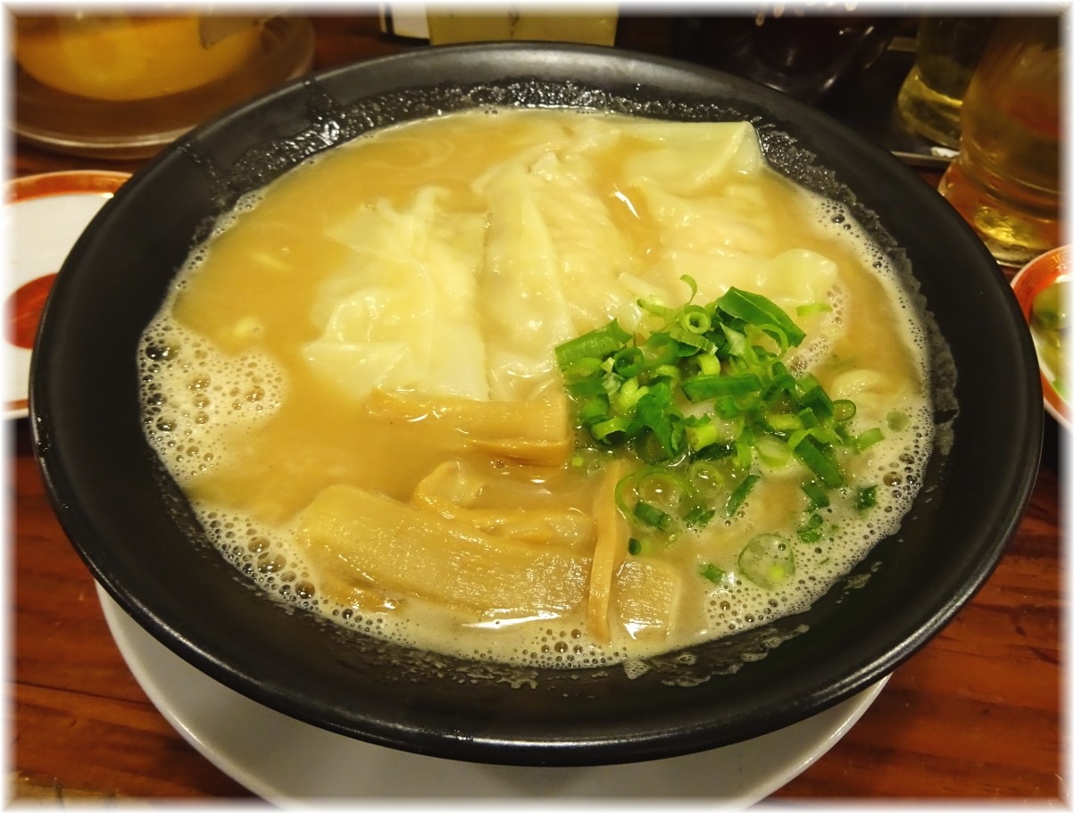 広州市場西新宿店 濃厚海老雲呑麺