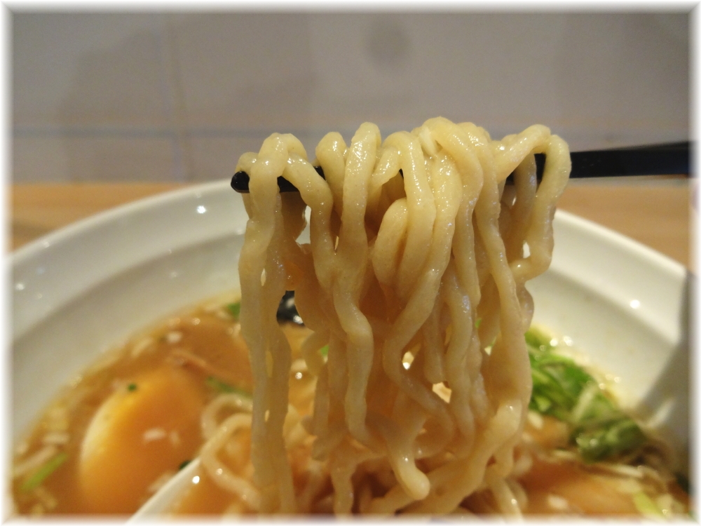 麺処まさる ラーメンの麺