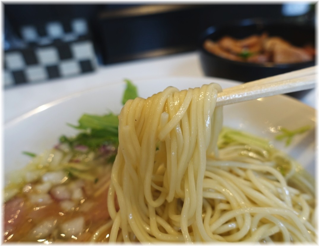 麺や 彩〜iro〜 塩そばの麺