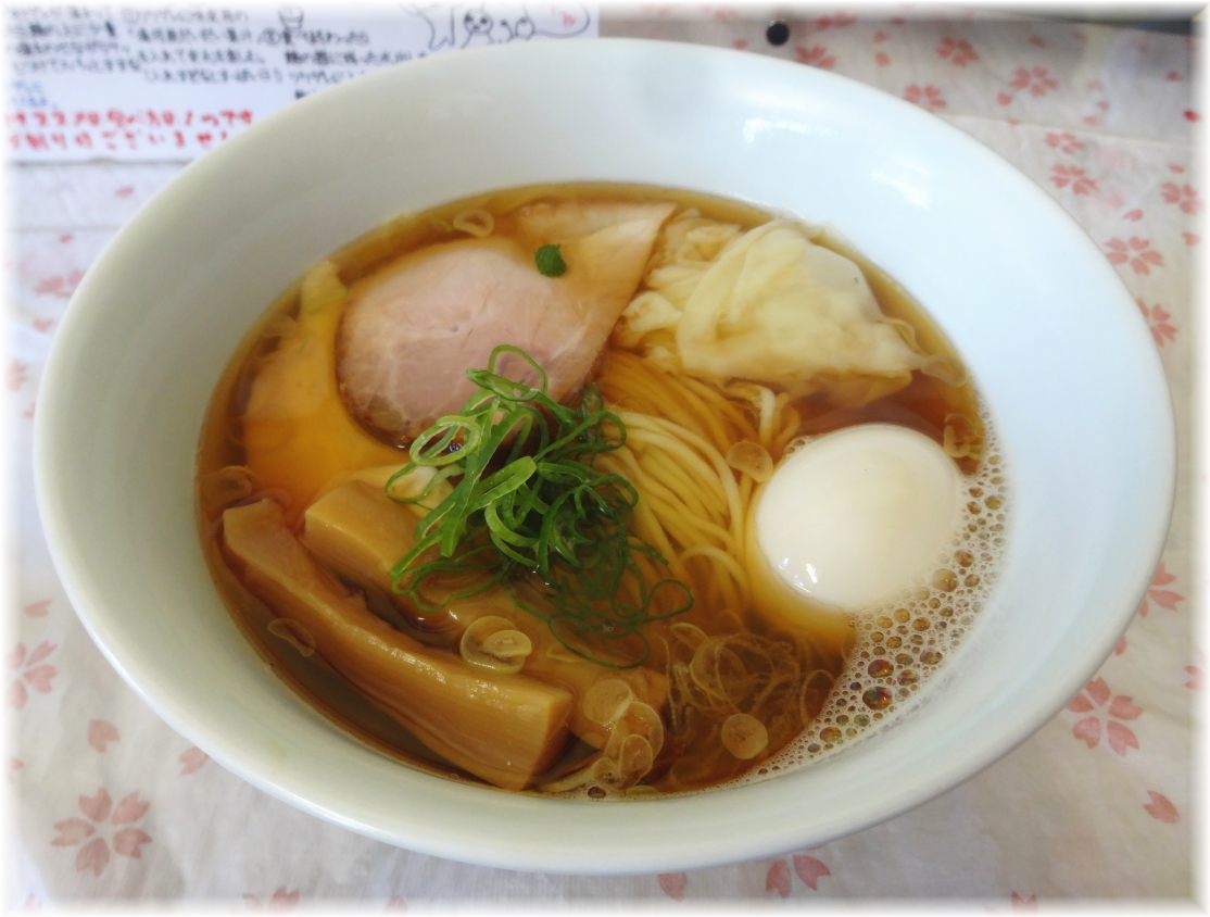 飯田商店4 ニボっちゃんワンタン麺+味玉
