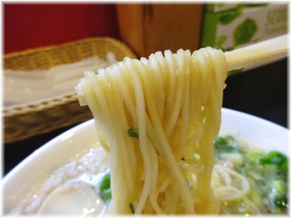 ますたに田町店 ラーメンの麺