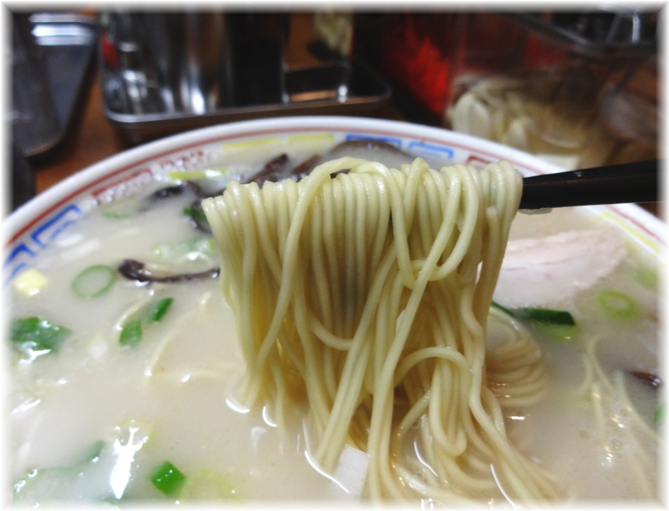 名島亭ラ博 ラーメンの麺