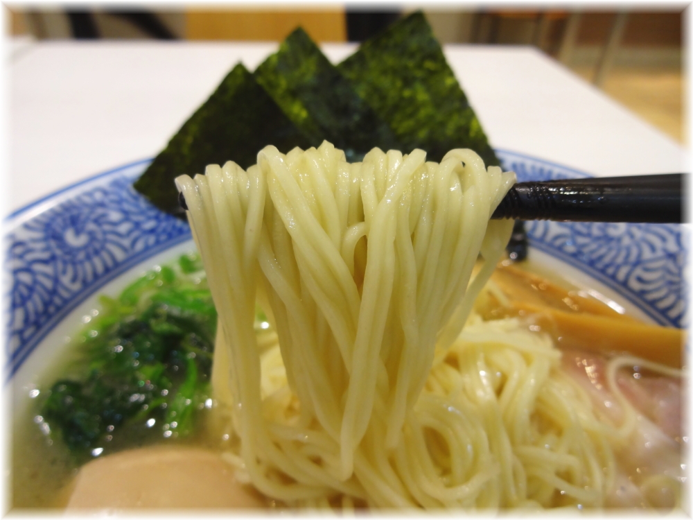 麺屋一燈 特製(塩)芳醇香味そばの麺