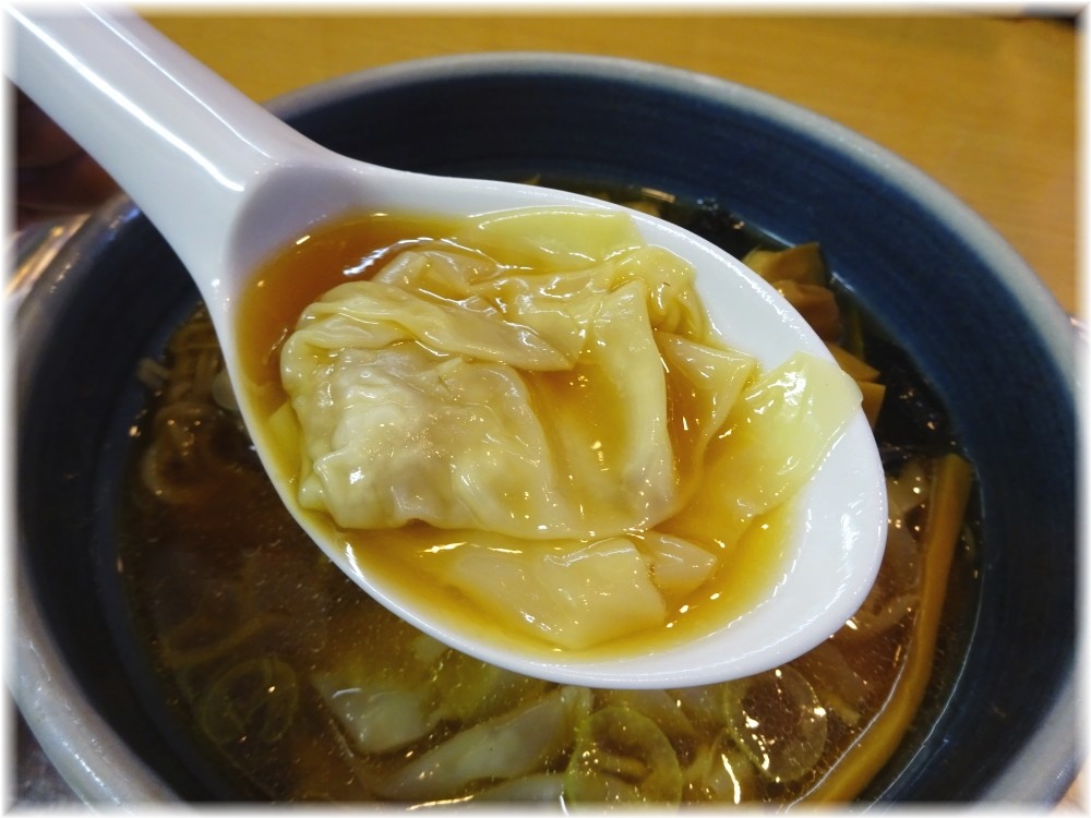 大宮大勝軒 チャーシューワンタンメン(小)のワンタン