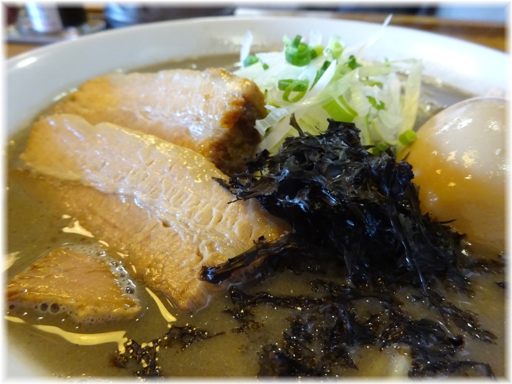 中村屋総本山 濃厚煮干そばの具