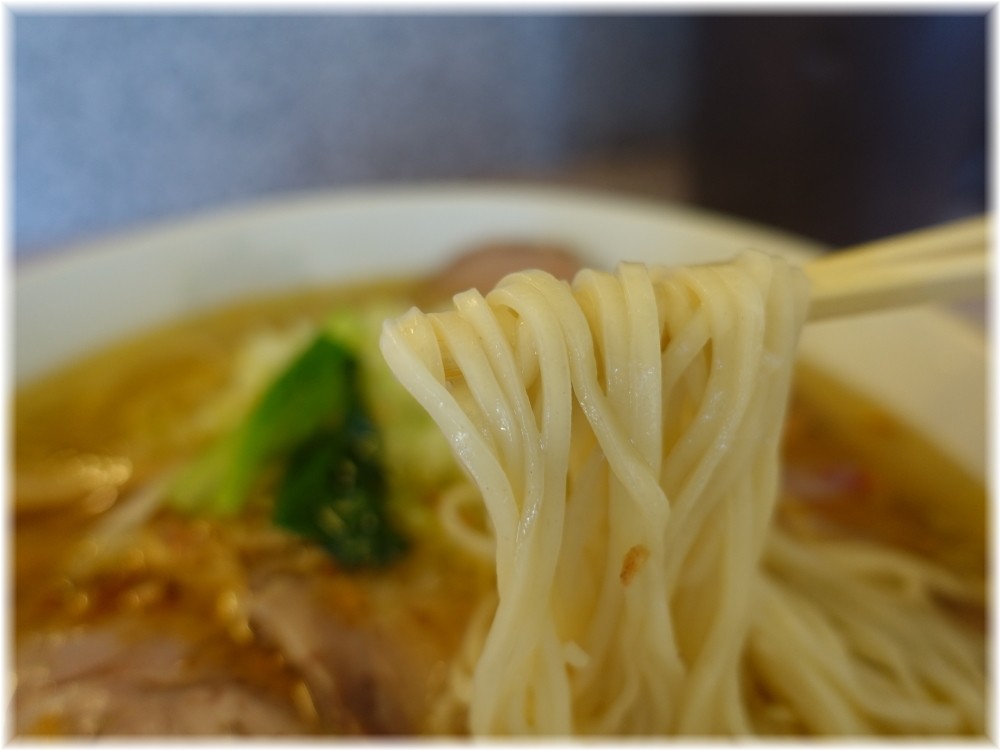 ラー麺こしがや 塩ネギチャーシューメンの麺
