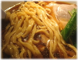 鏡花 醤油ラーメンの麺