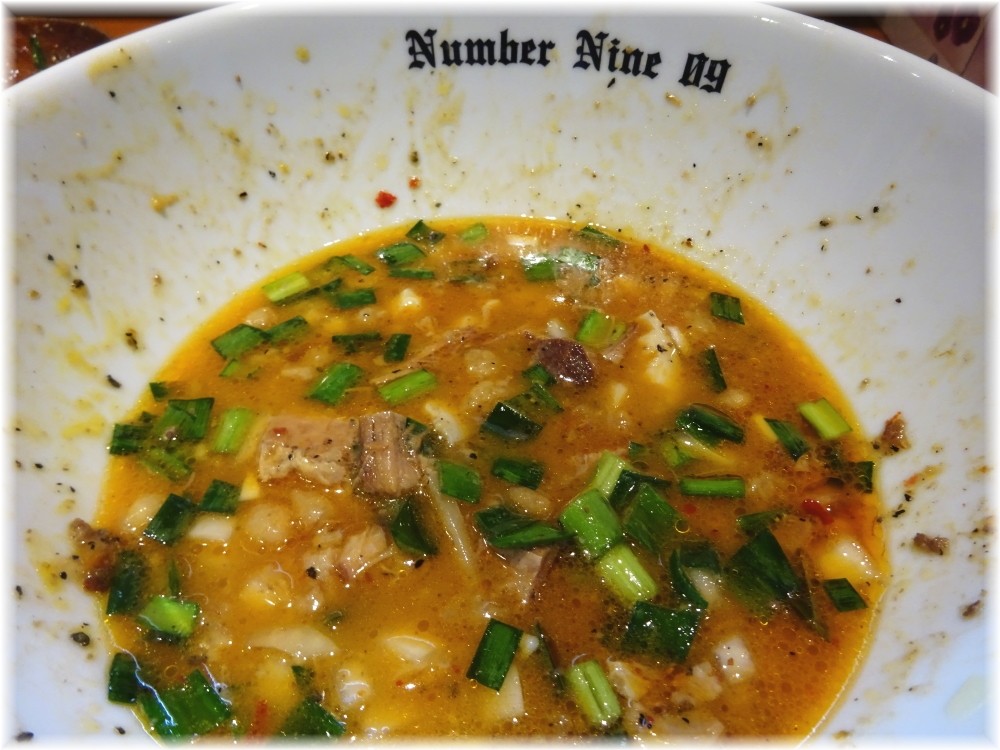 麺DiningNumber Nine09 油そばBLACKのスープ割り