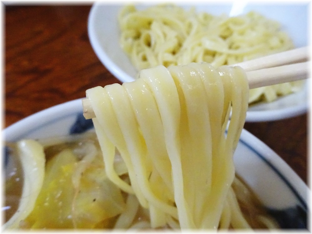 ひかり 野菜つけ麺の麺2
