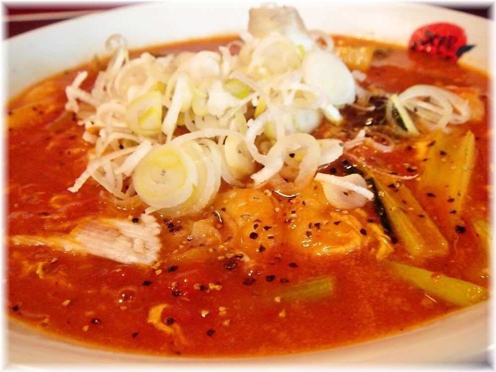 太陽のトマト麺 酸辣トマト麺のスープ