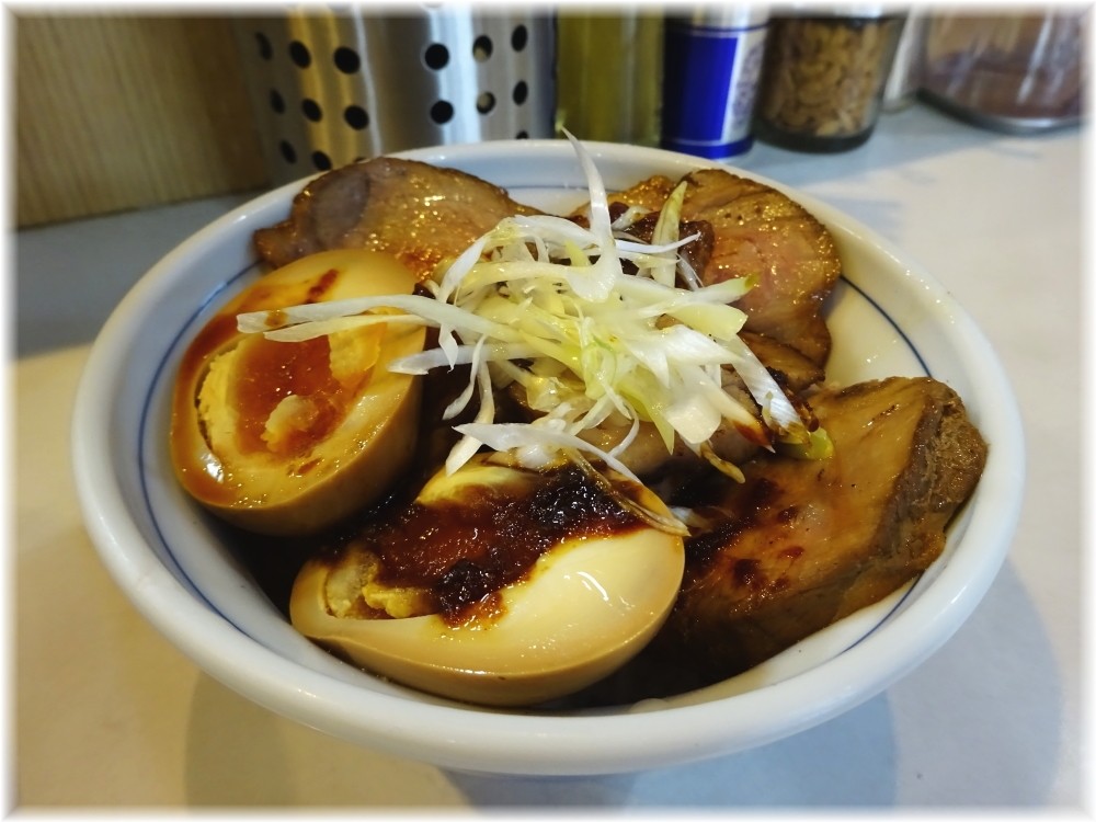 扇(SEN) ローストポーク味玉丼