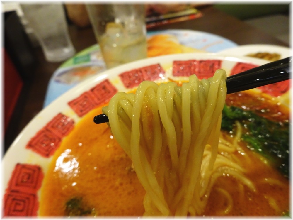バーミヤン白金台店 麻辣担担麺の麺
