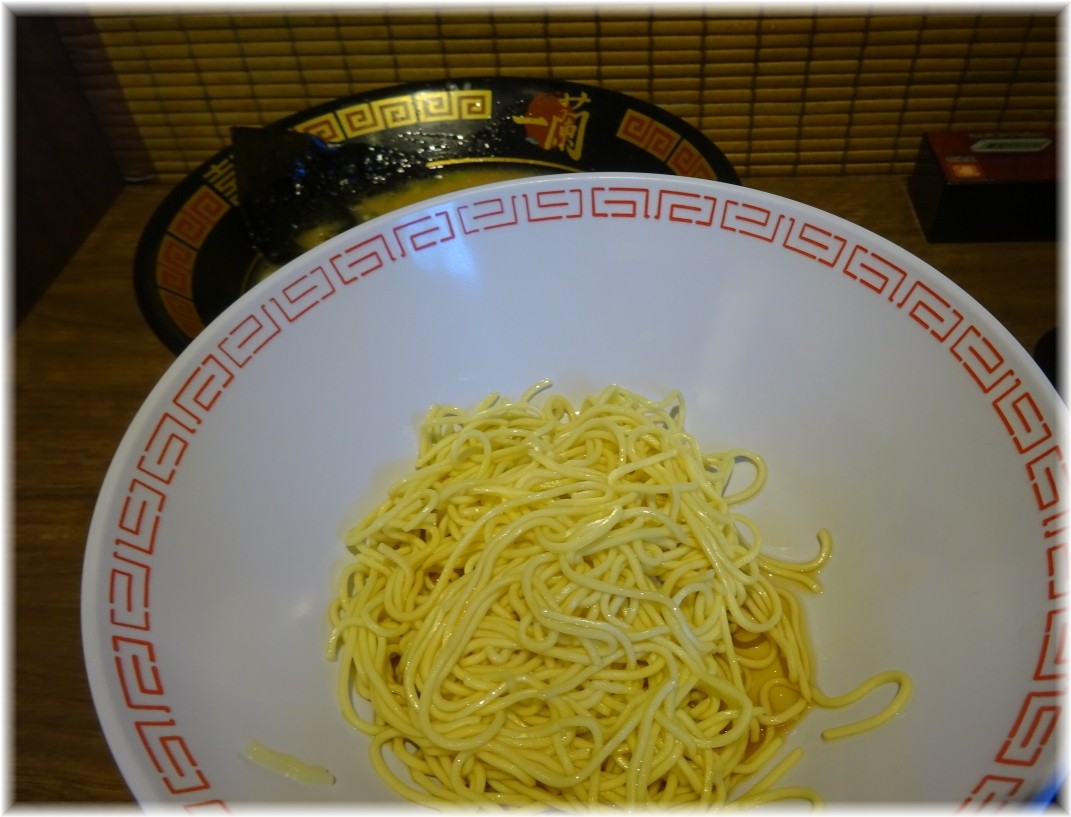 一蘭東大宮店 半替玉