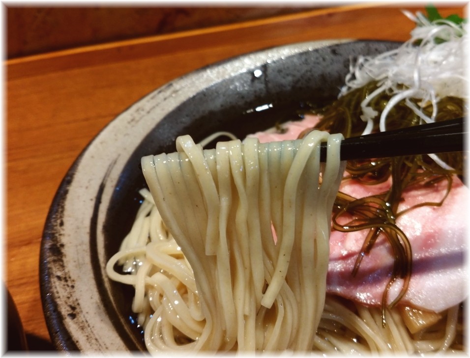 寿製麺よしかわ川越店2 鴨つけそばの麺