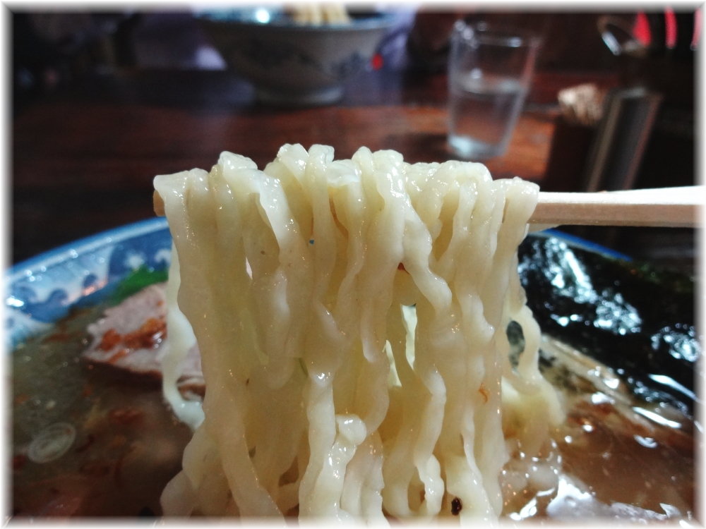 麺工房 隠國 隠國スペシャル(塩)の麺