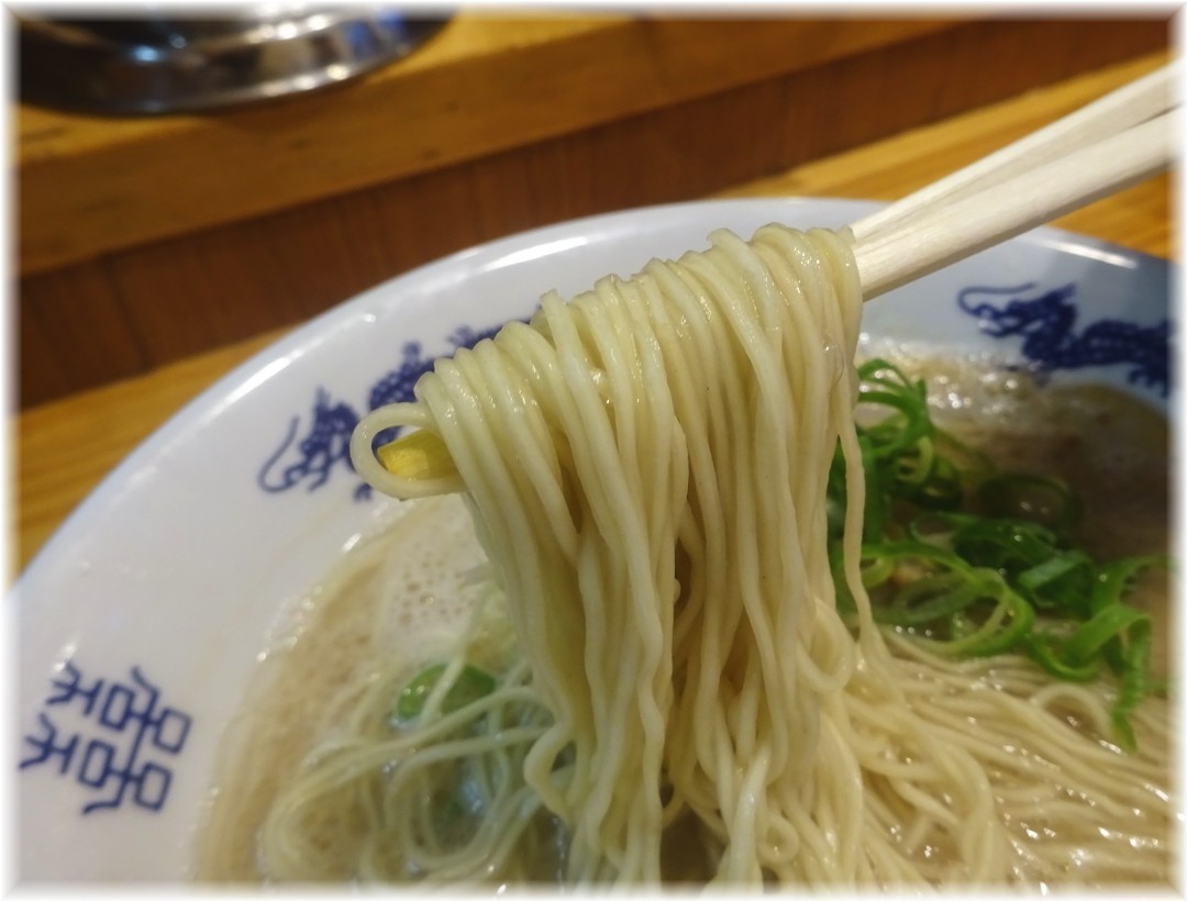博多ラーメンセンター ラーメンの麺