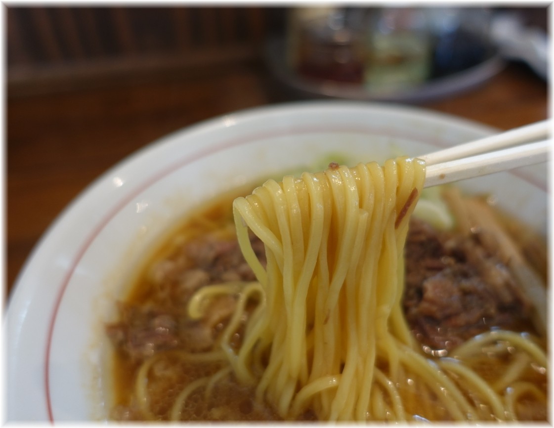 シマシマトム 正油ラーメンの麺