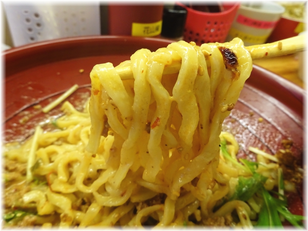 金蠍 汁なし金胡麻担担麺の麺