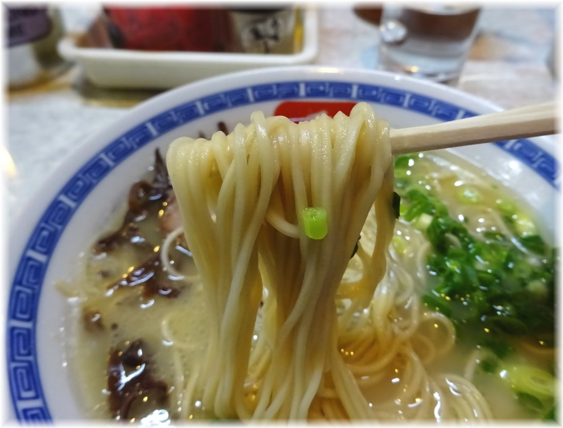 長浜らーめん呑龍 長浜ラーメンの麺