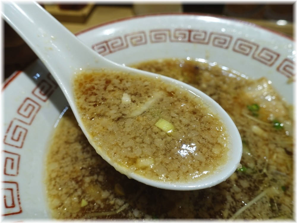 きたかた食堂新橋店 無化調醤油らーめんのスープ