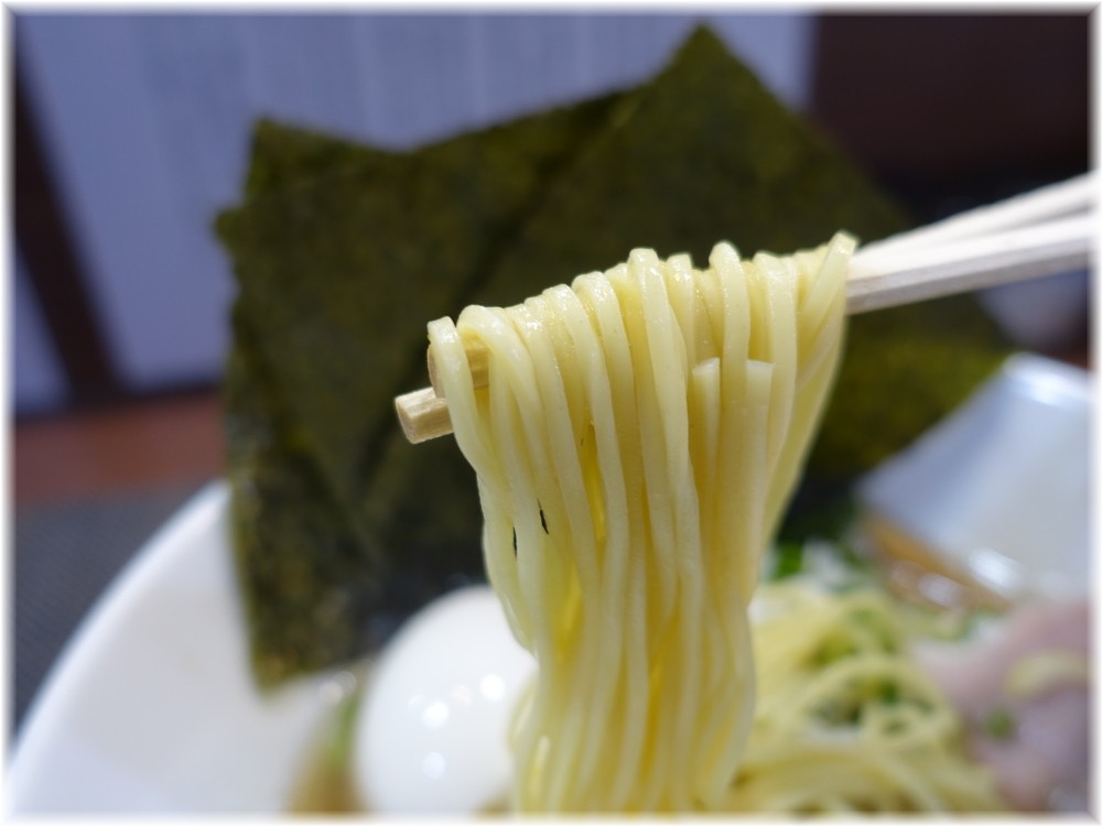 壱富士 特製塩煮干ラーメンの麺