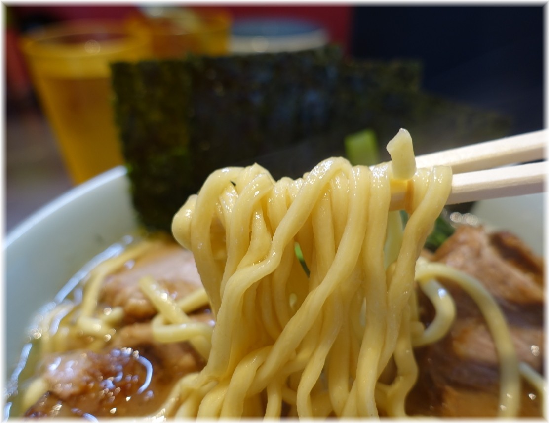 藤参 チャーシューメンの麺