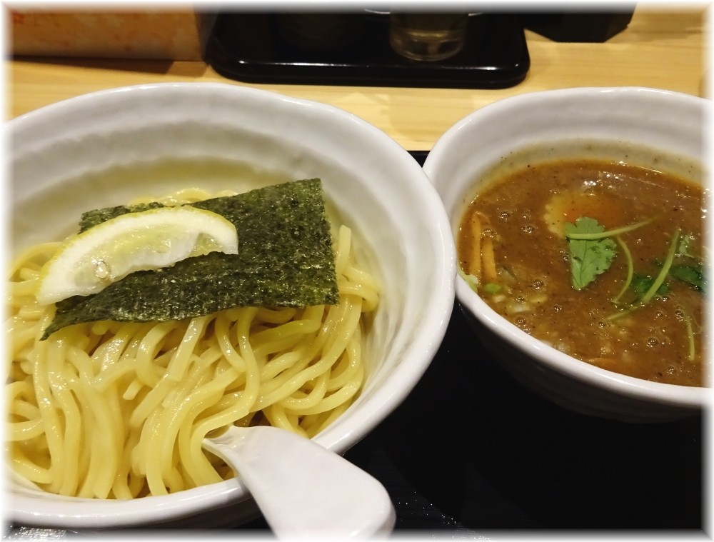蕾本家 濃厚煮干つけ麺