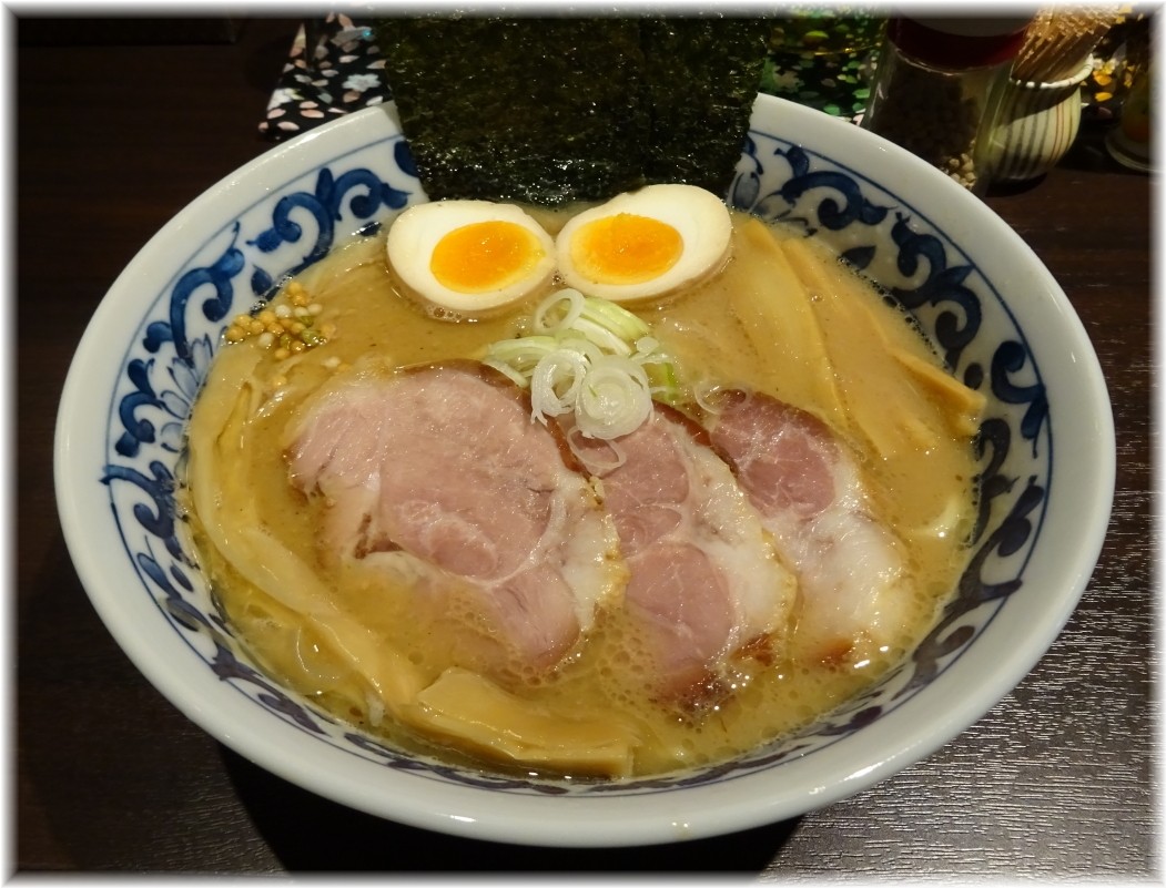斑鳩市ヶ谷本店 特製濃厚らー麺