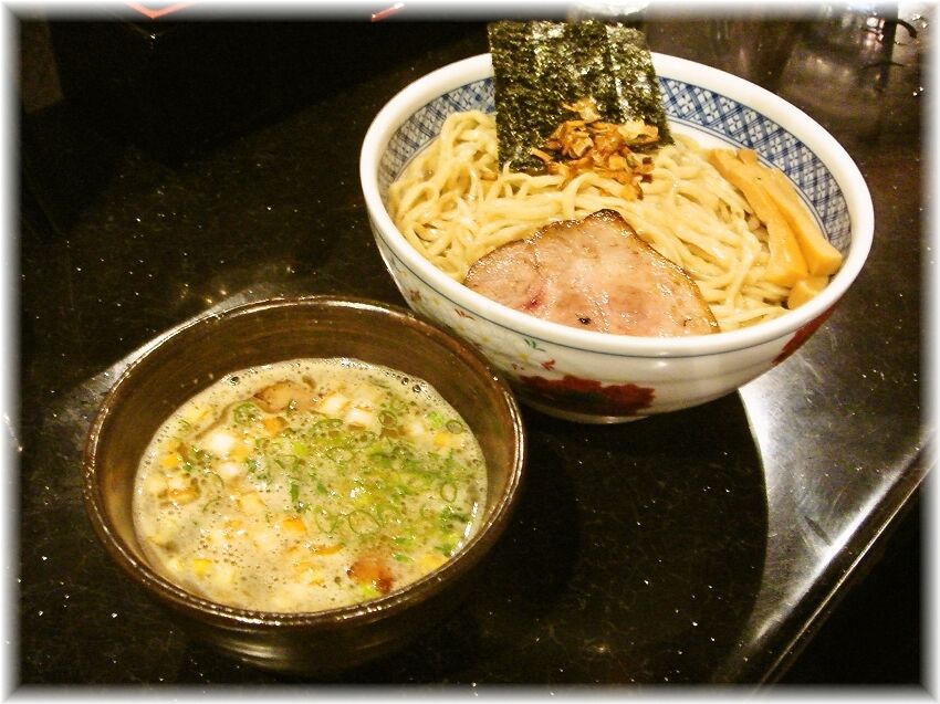 めじろ 煮干汁つけ麺