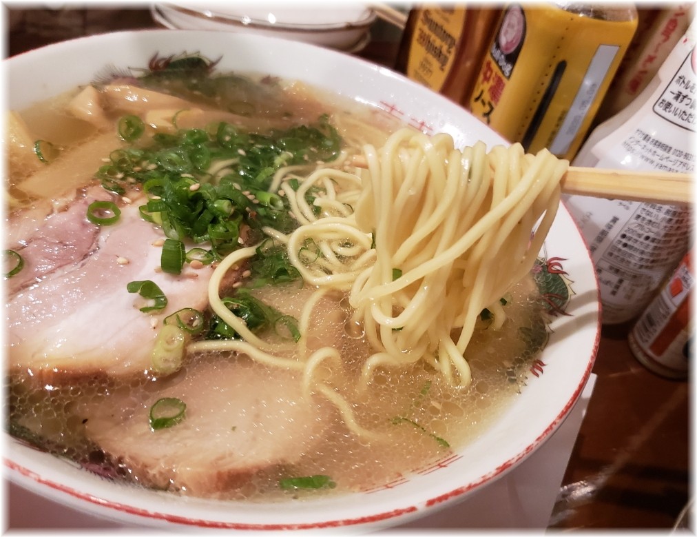 銀座マルギン マルギン白ラーメンの麺