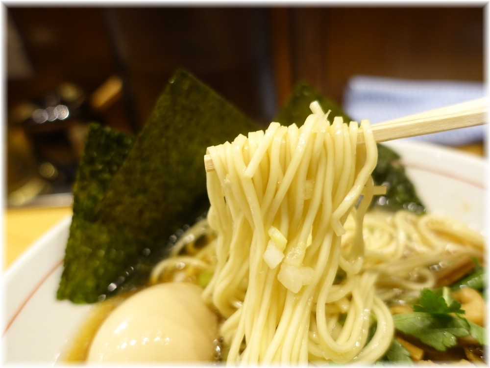 蕾煮干分家 特製バリ煮干しそばの麺