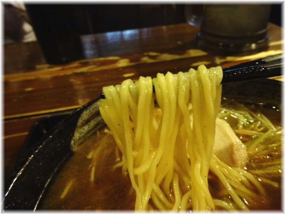 もちもちの木白岡店 中華そばの麺