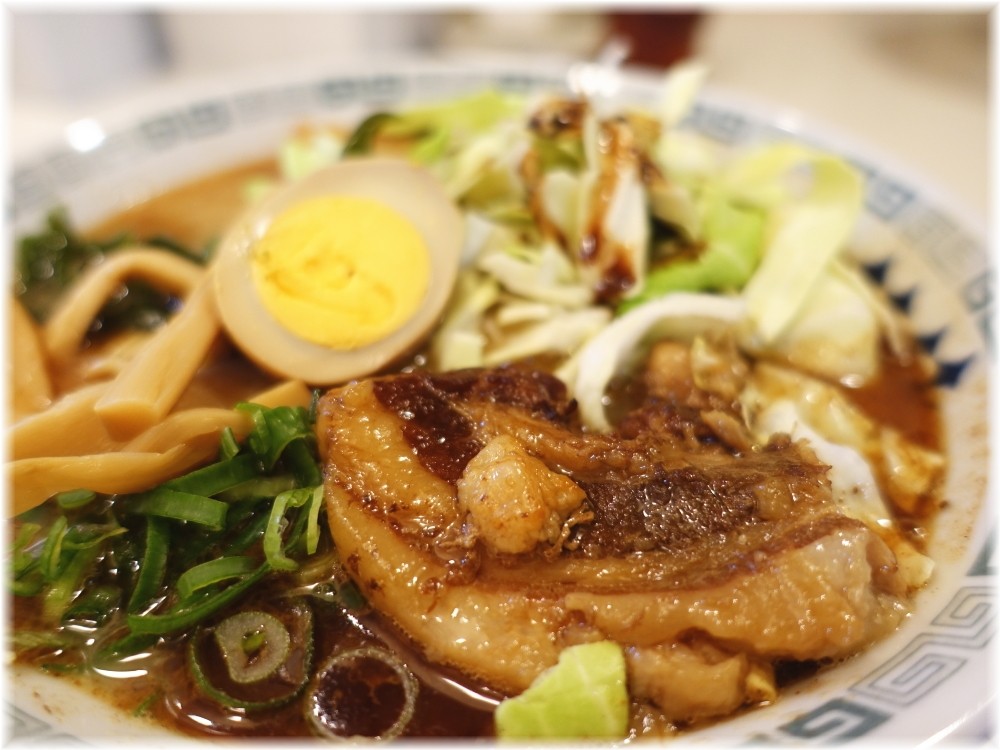 桂花ラーメン新宿東口駅前店 太肉麺の具
