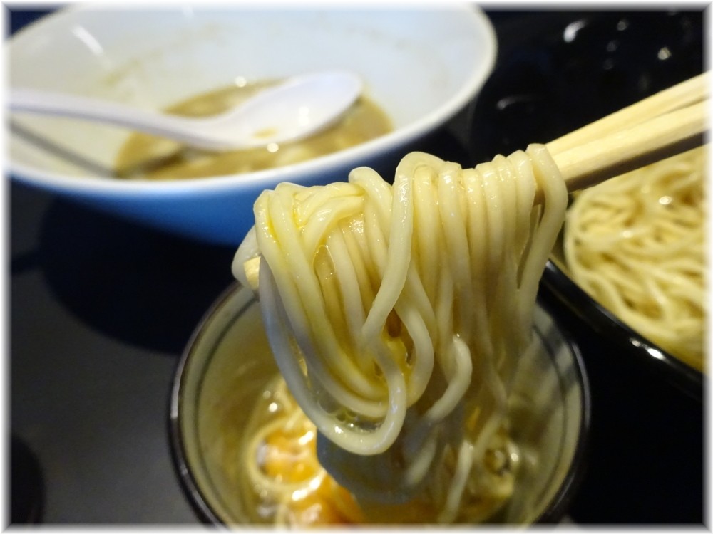 煮干乱舞 あぶらそばをすき焼き風に