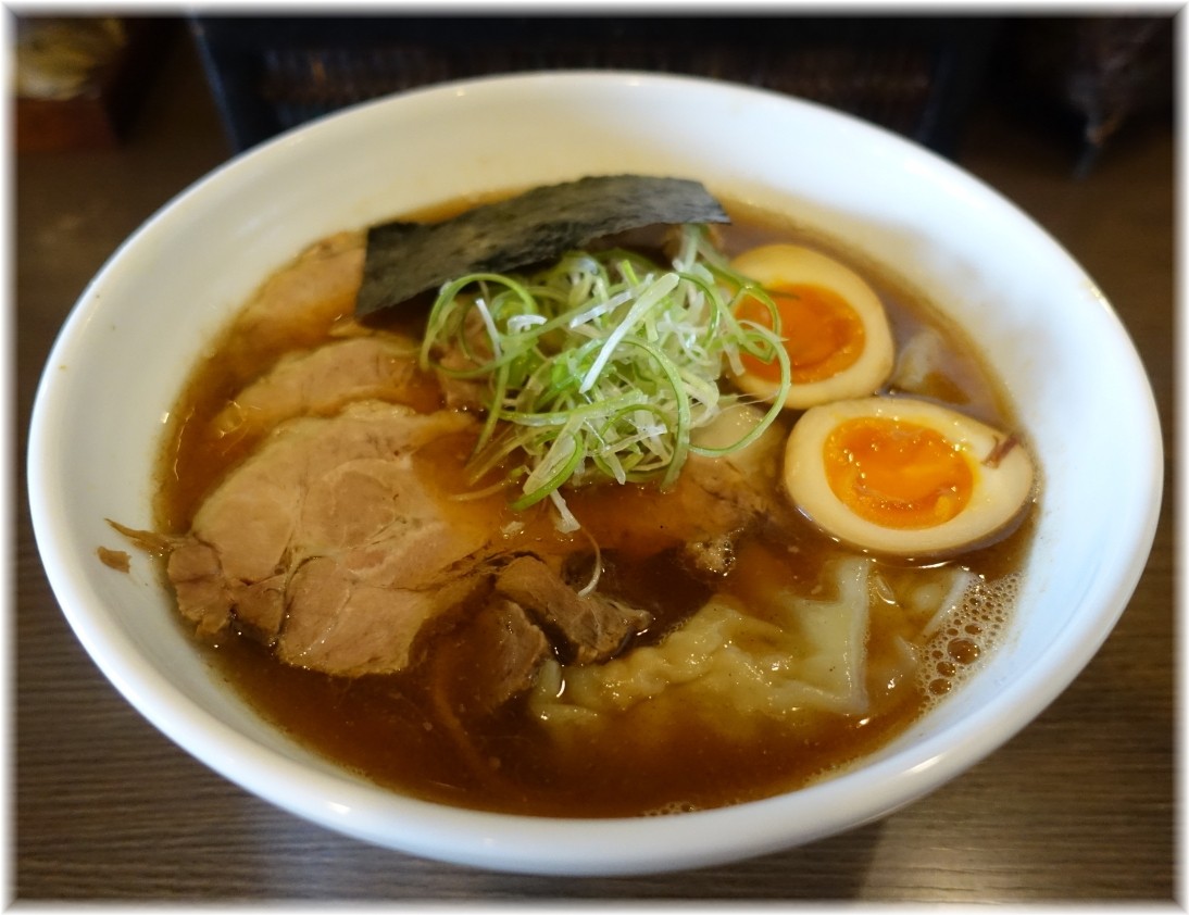 栄龍軒 らー麺ぜいたく