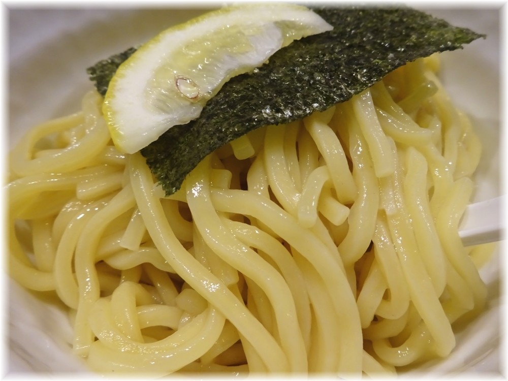 蕾本家 濃厚煮干つけ麺の麺2