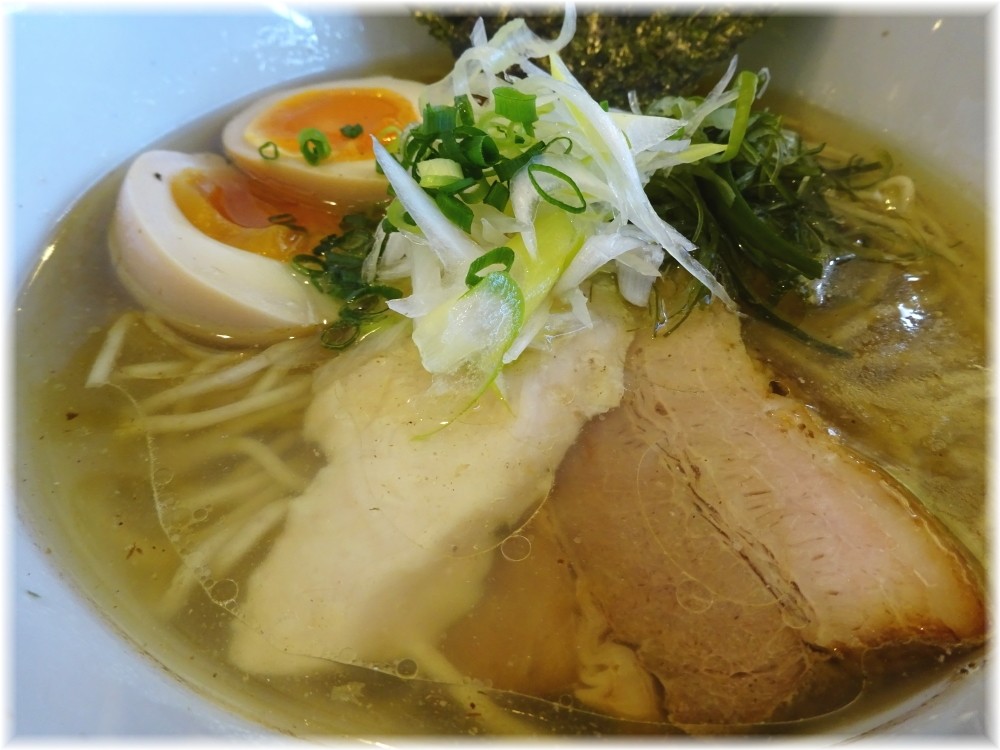38NOODLE KITCHEN 鶏だしらーめん(塩)味玉入りの具