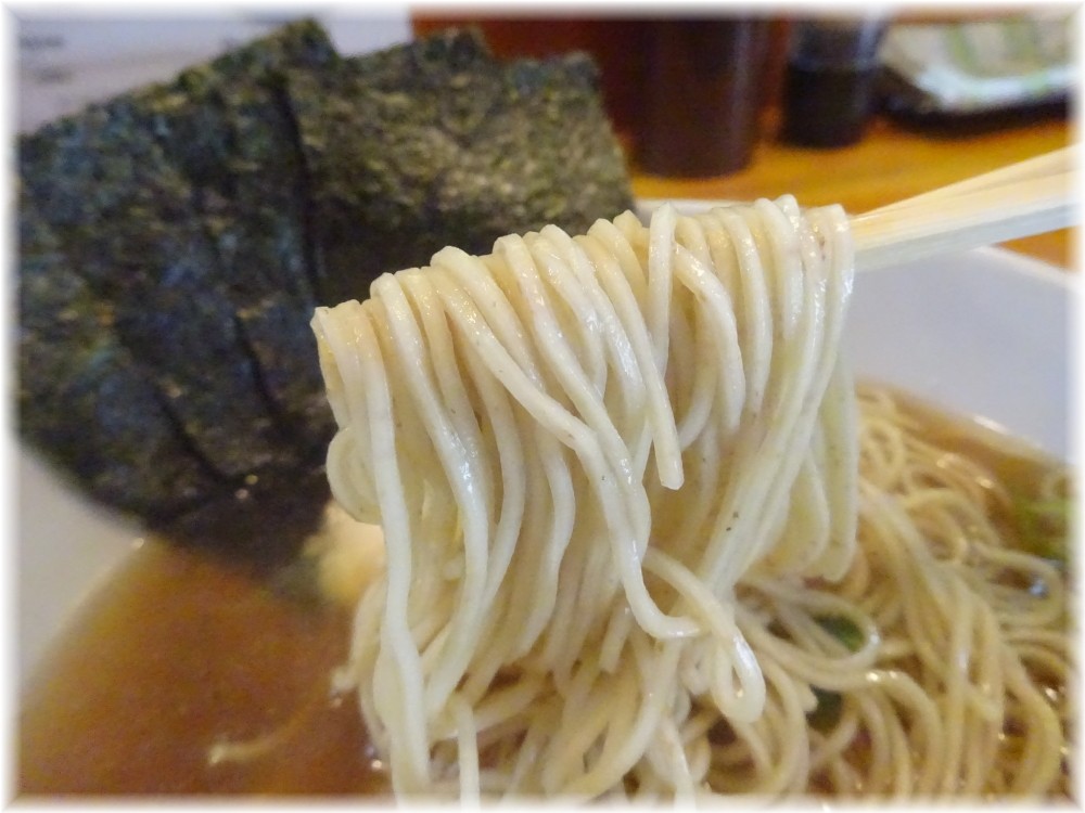寛〜くつろぎ〜 特製煮干そばの麺