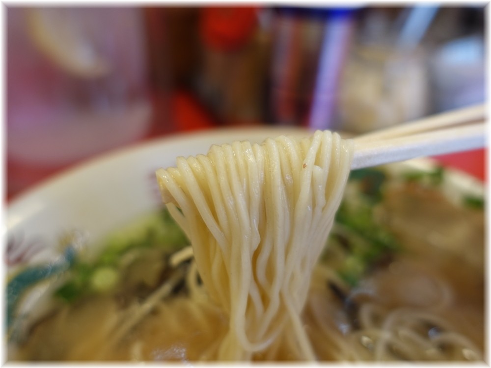 博多ラーメンガツン ガツンラーメンの麺