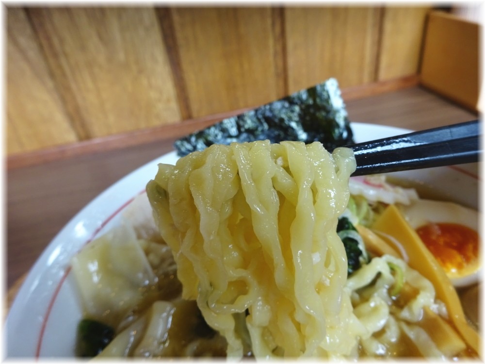 利休 特製佐野らーめんの麺
