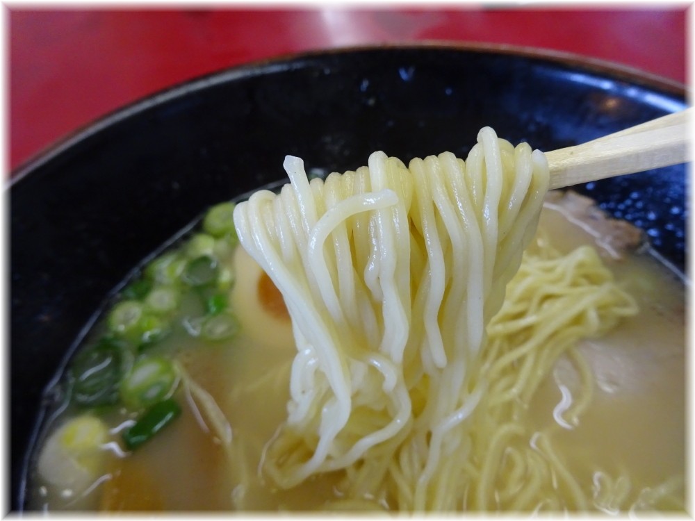 九州ラーメン博多っ子 九州ラーメンの麺