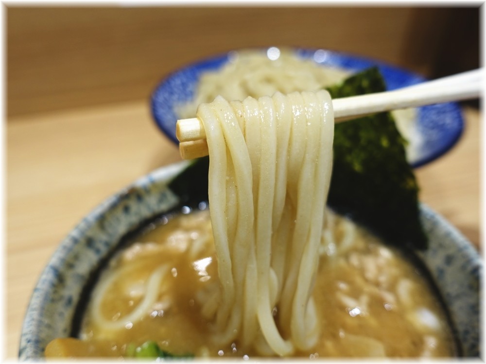 孫作 味豚つけ(並)の麺