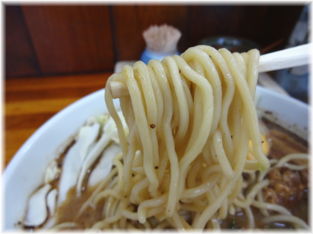 ブッタガヤ ブッタガヤらーめんの麺