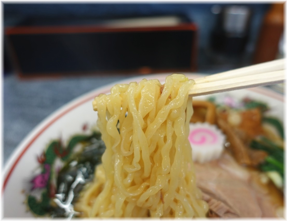 丸鶴 ラーメンの麺